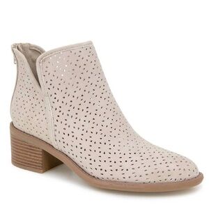 NWT The UnionBay Brielle Women's Ankle Boot- Stone